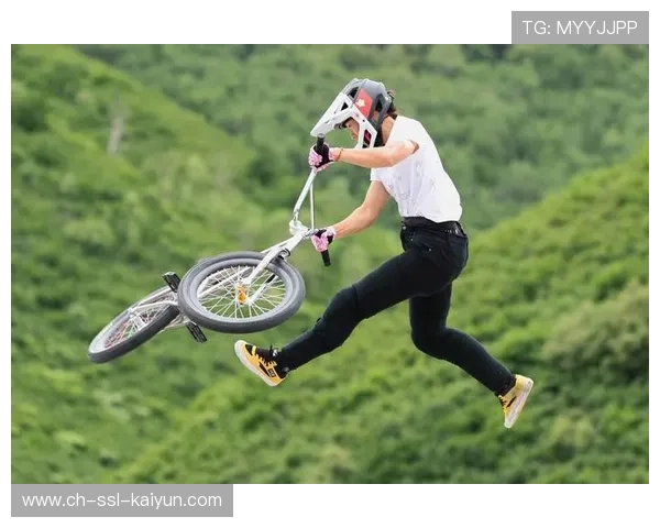 法国选手夺得小轮车女子组冠军，本土选手表现亮眼